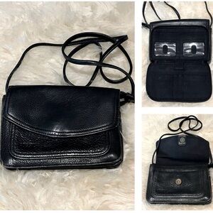 Fossil Classic Black Leather Crossbody Bag with Flap Closure